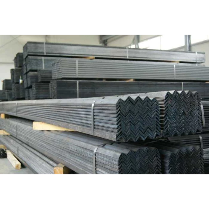 Уголок стальной равнополочный 20х20х4 мм 6 м