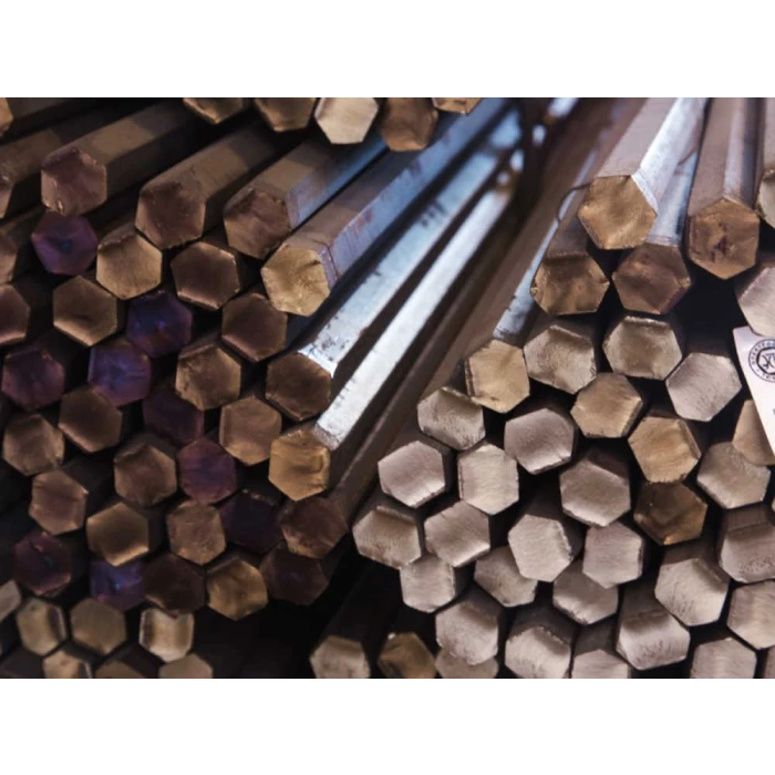 Шестигранник горячекатаный стальной 17 мм