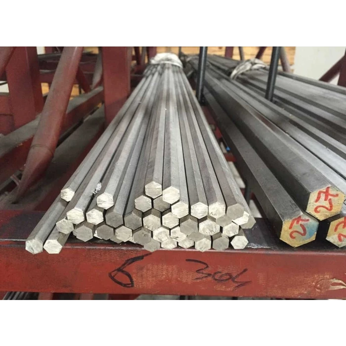 Шестигранник горячекатаный стальной 30 мм